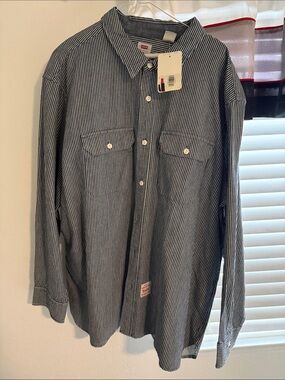 Levi's Black and White Pinstripe Long-Sleeve Button-Down Shirt